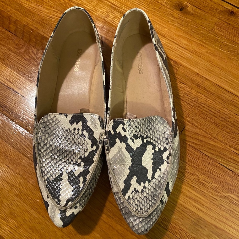 Fun snake skin flats